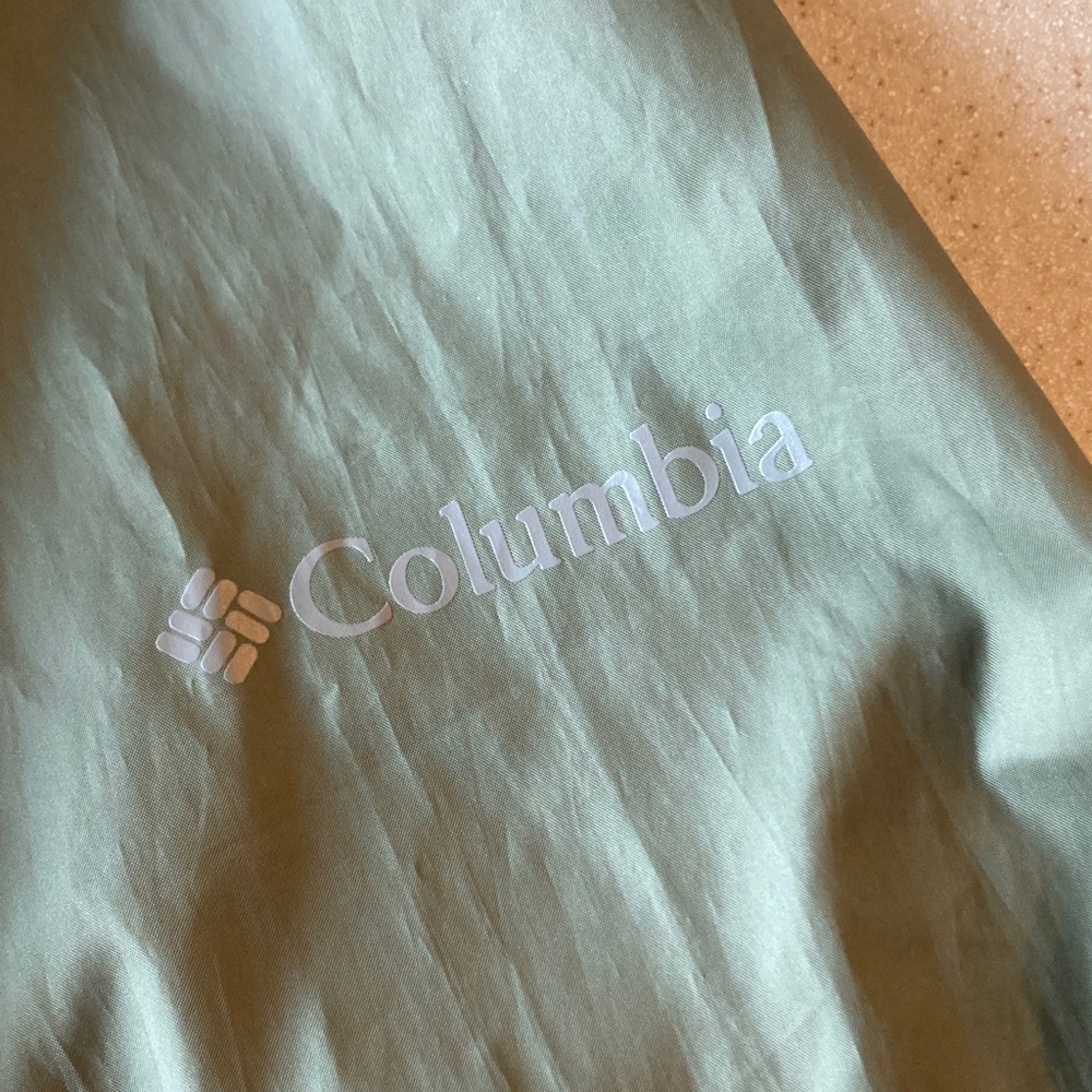 Columbia Sportswear Green Windbreaker NWOT Jacket w/Hoodie Women Size Large - Picture 5 of 14